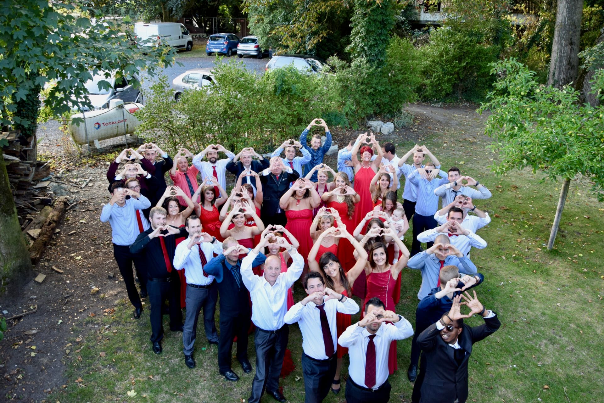 Photo de groupe en forme de coeur